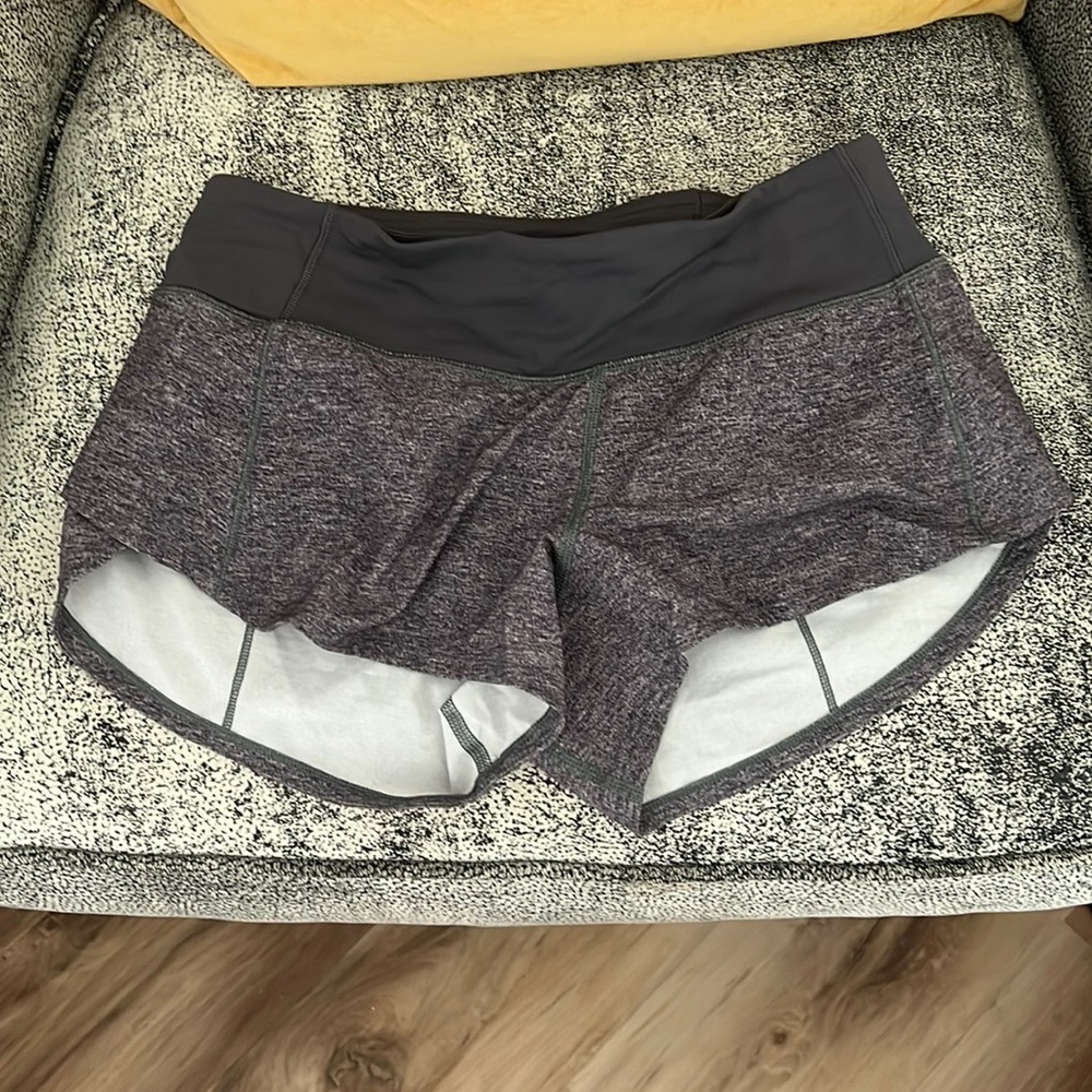 Lululemon Speed Up low rise short 2.5 inch